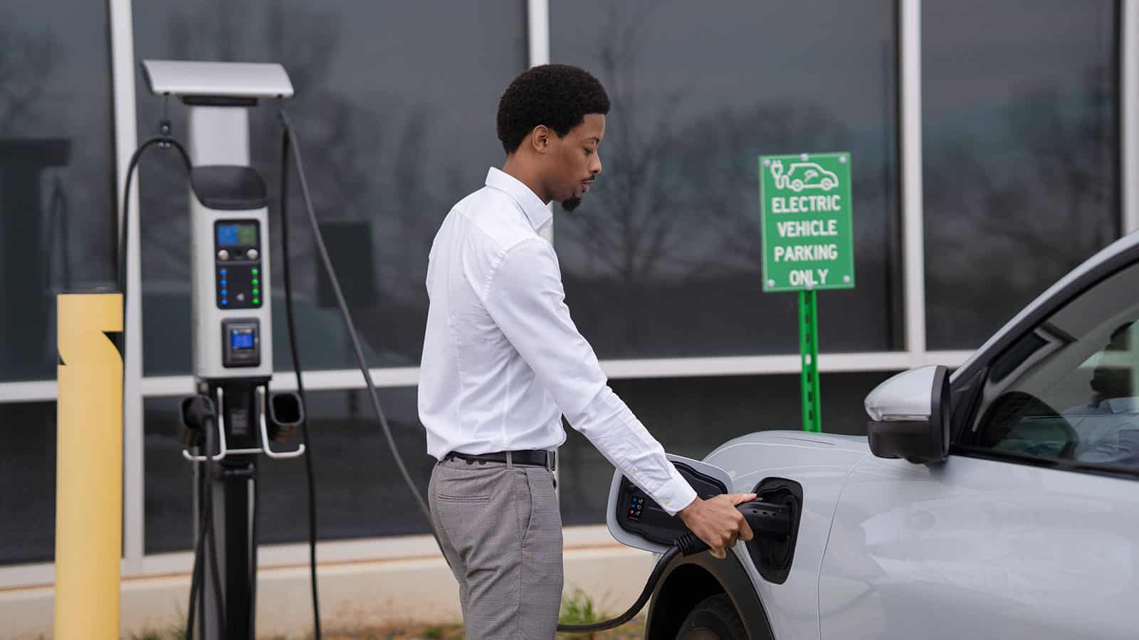 blink-charging-success-with-ev-charging-installations-in-new-york-important-for-ev-adoption-ElectrifyNews